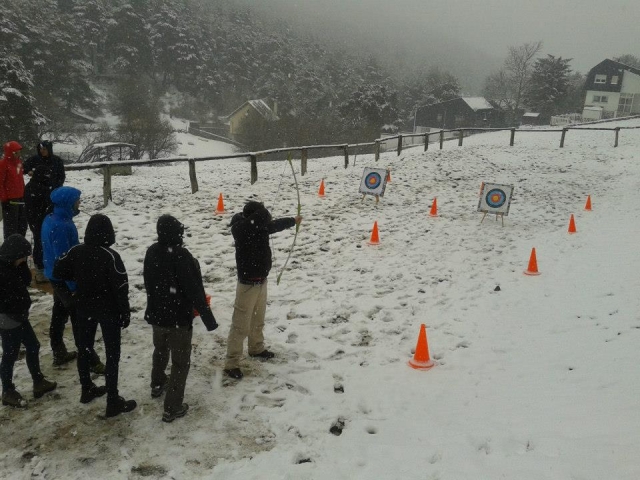 Jalo con arco con nieve